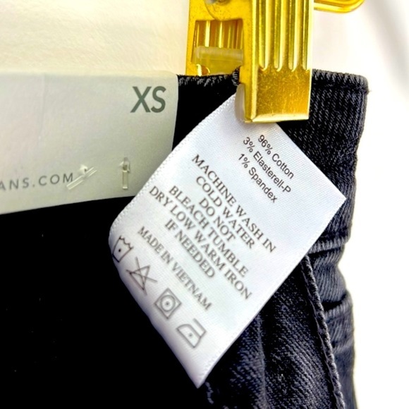 Just USA NWT High Rise Distressed Denim Shorts Size XS - Picture 7 of 7